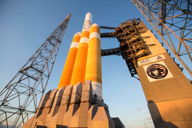 Illustration for article titled These Photos of World's Largest Rocket Launch Are IncredibleÂ